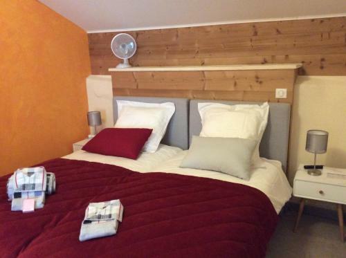 Hostal Domaine La Fontaine Du Mont