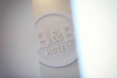 Hotel B&B H�tel Chartres Le Forum