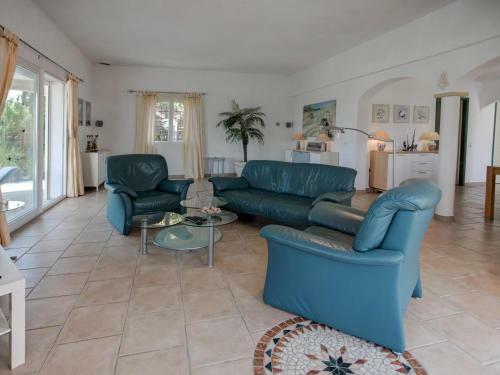 Cozy Villa In Oupia With Private Pool And Jacuzzi