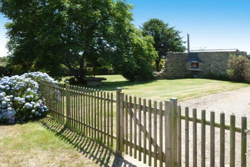 Holiday Home Plogonnec - Bre06049-f