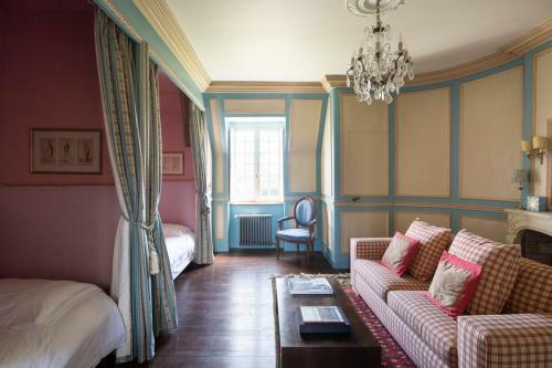 Agroturismo Saint-maclou Chateau Sleeps 28 Pool