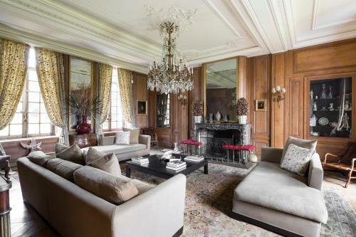 Agroturismo Saint-maclou Chateau Sleeps 28 Pool