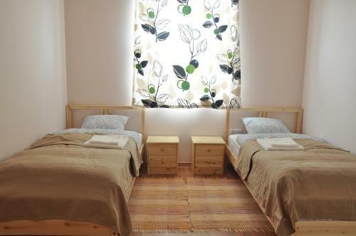 Bokros Vend�gh�z