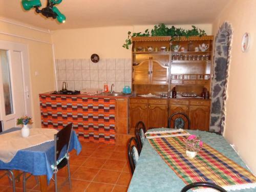 Hostal Katica Vend�gh�z