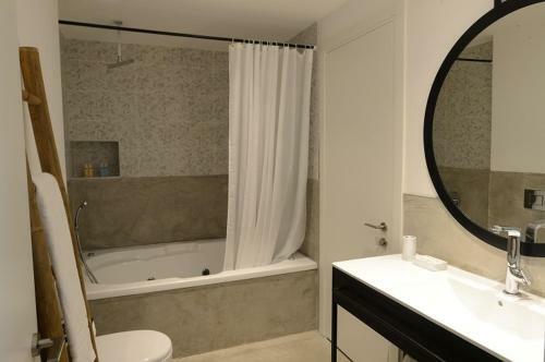 Adva Boutique Hotel