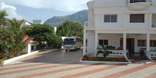 Hotel Esakki Highview Resorts
