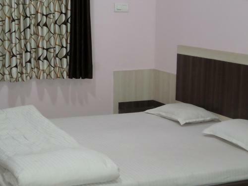 Hotel Amit Plaza