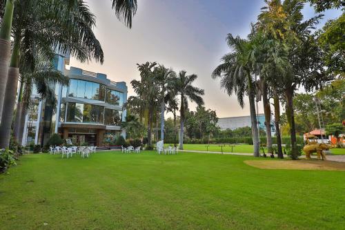 Hotel Oyo 22368 Riya Revati Resort