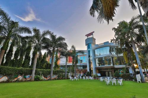 Hotel Oyo 22368 Riya Revati Resort