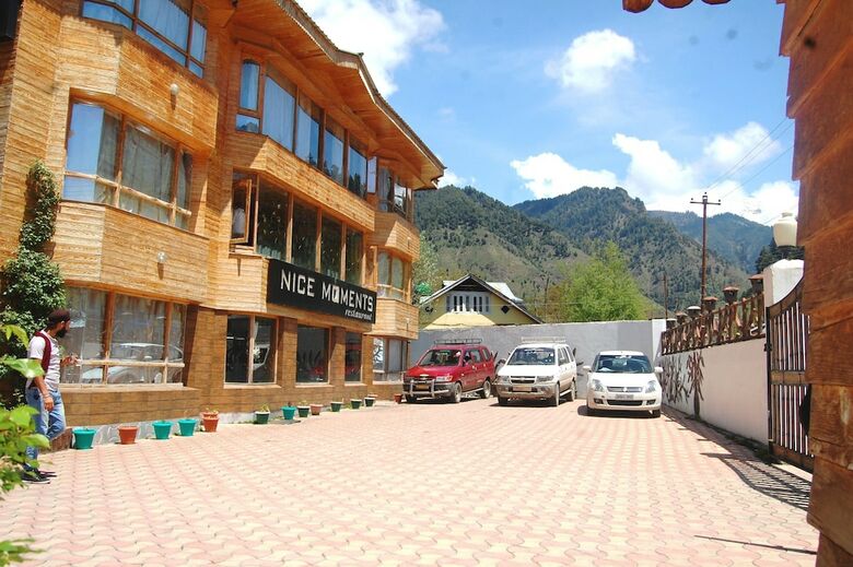 Hotel Paradise Inn