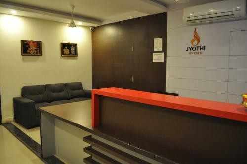 Apartamento Jyothi Suites