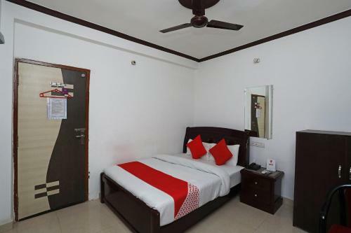 Oyo 15027 Hotel Lotus International