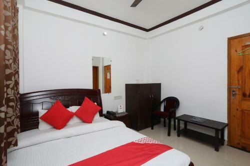 Oyo 15027 Hotel Lotus International