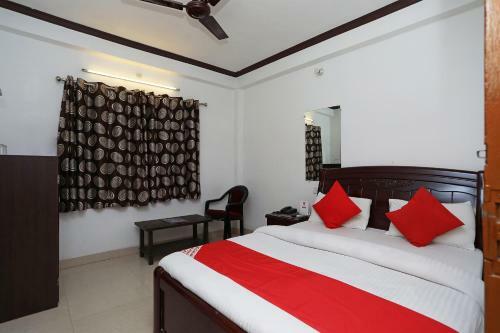Oyo 15027 Hotel Lotus International