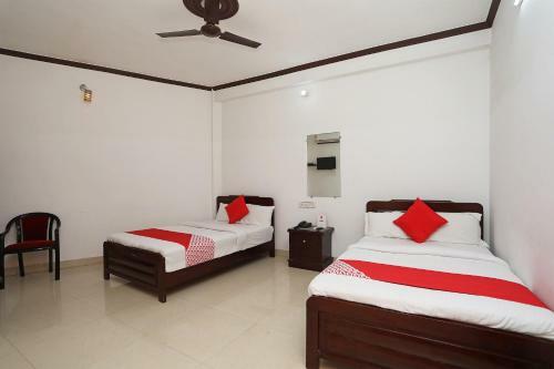 Oyo 15027 Hotel Lotus International