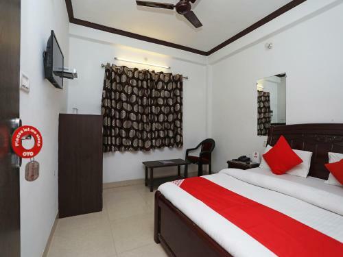 Oyo 15027 Hotel Lotus International