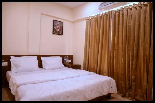 Hotel Malhar Grand