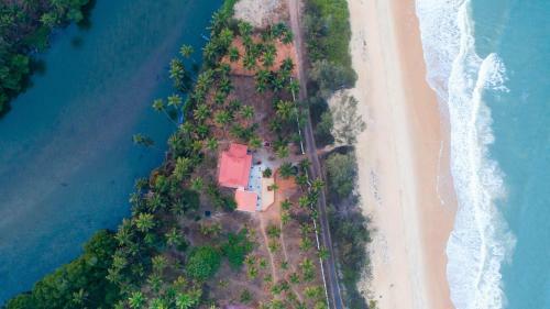 Villa Iraa Beach House