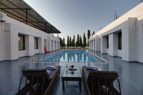 Fateh Vilas Hotel & Resort