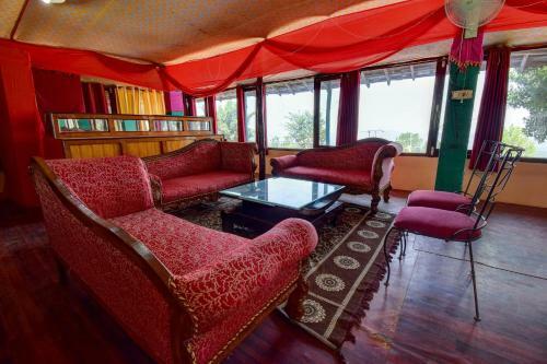 Hotel Oyo 43476 Vatika Resort