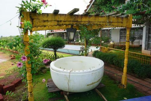 Hotel Sona Villa, The Lake Chalet