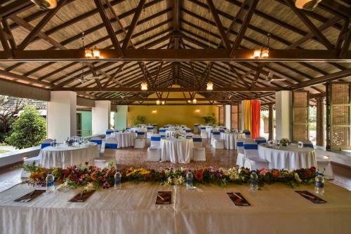 Hotel The Fern Samali Resort