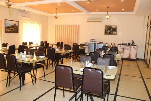Hotel Paramount Inn