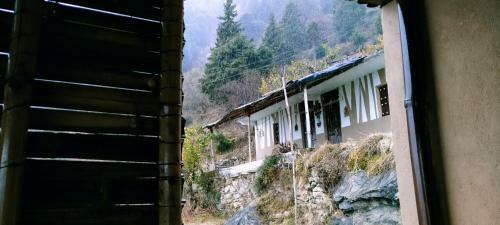 Lodge Cafe Buransh