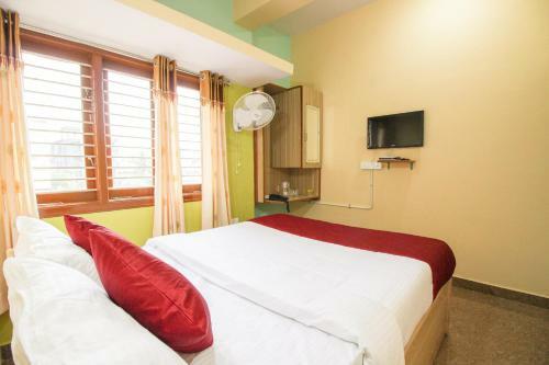 Hotel Oyo 13649 Megalahatti Ventures