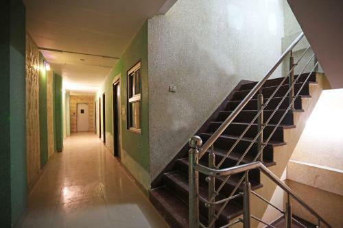 Oyo 10413 Hotel Royal Plaza