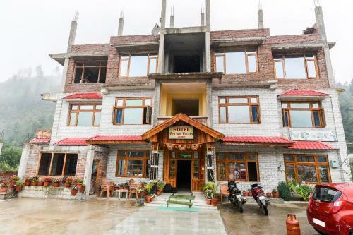 Hotel Oyo 61541 The Golden Valley