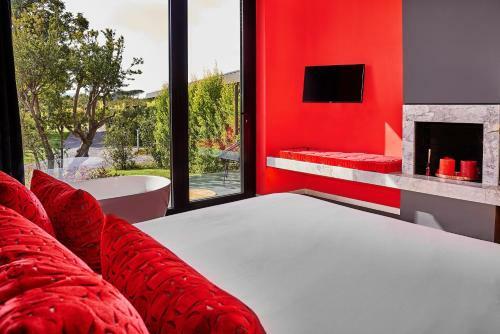 Hotel Secret Room