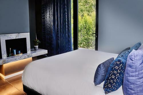 Hotel Secret Room