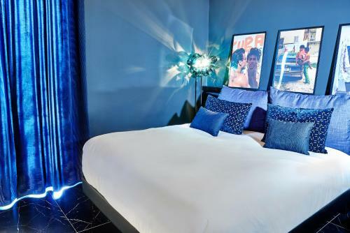 Hotel Secret Room