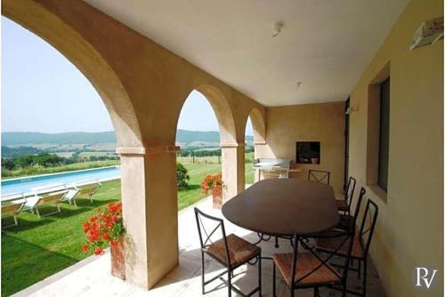 Siena Villa Sleeps 10 Pool