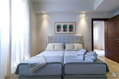Baia Verde Villa Sleeps 18 Pool Air Con Wifi