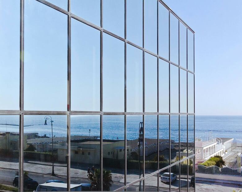 Fly Dec� Hotel