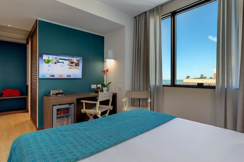 Fly Dec� Hotel