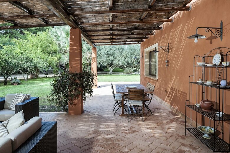 Classic Holiday Villa With Pool In Sicily, Italy