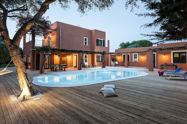 Classic Holiday Villa With Pool In Sicily, Italy