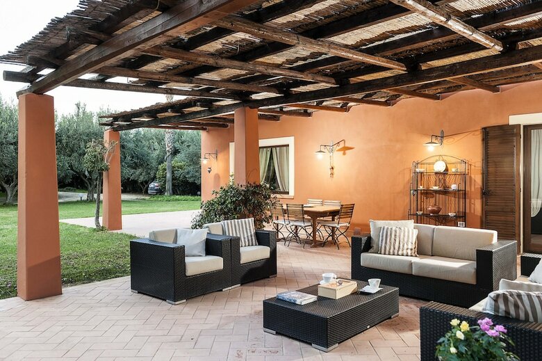 Classic Holiday Villa With Pool In Sicily, Italy