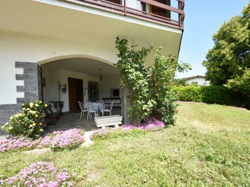 Elegant Villa In Meina With Private Garden