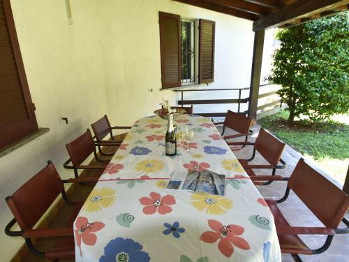 Elegant Villa In Meina With Private Garden