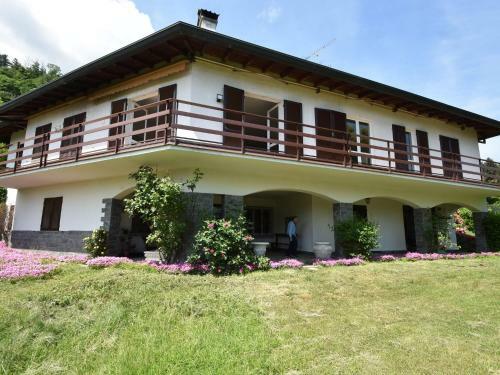 Elegant Villa In Meina With Private Garden