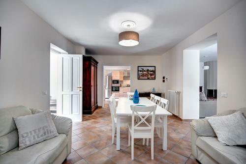 Villa Echis House