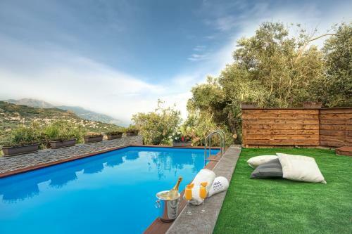 Villa Echis House