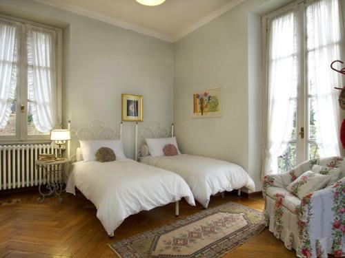 Laveno-mombello Villa Sleeps 8 Pool Wifi