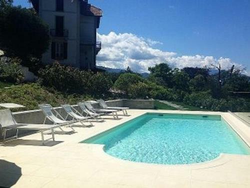 Laveno-mombello Villa Sleeps 8 Pool Wifi