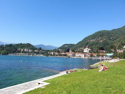 Laveno-mombello Villa Sleeps 8 Pool Wifi