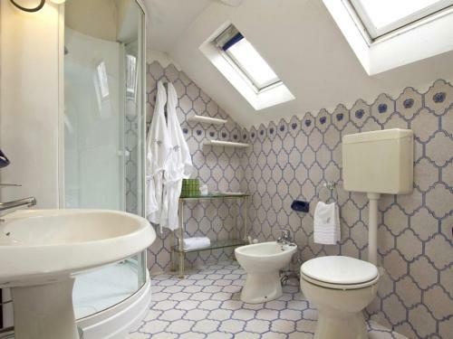 Laveno-mombello Villa Sleeps 8 Pool Wifi